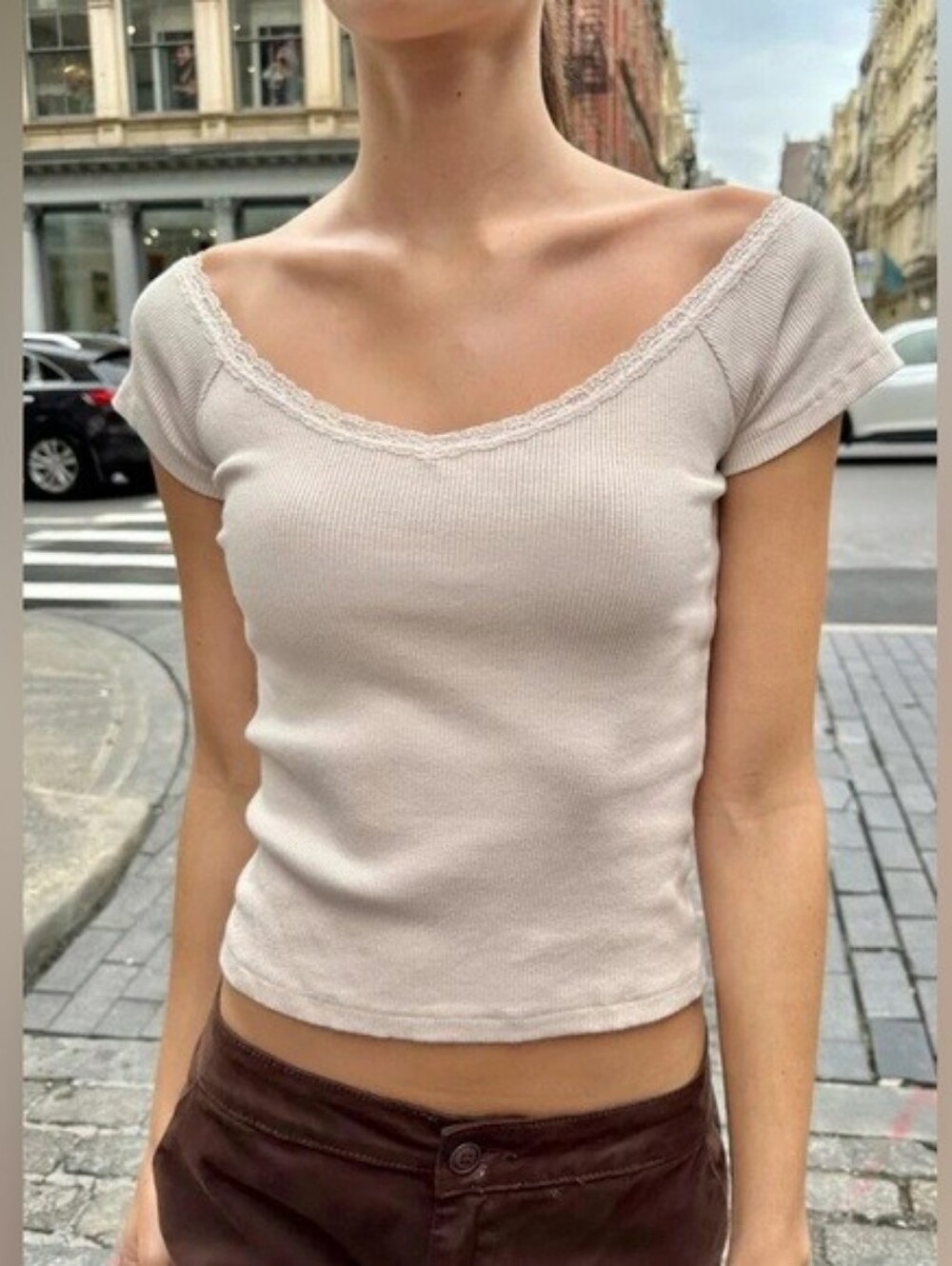Brandy Melville Ada Lace Top Mauve